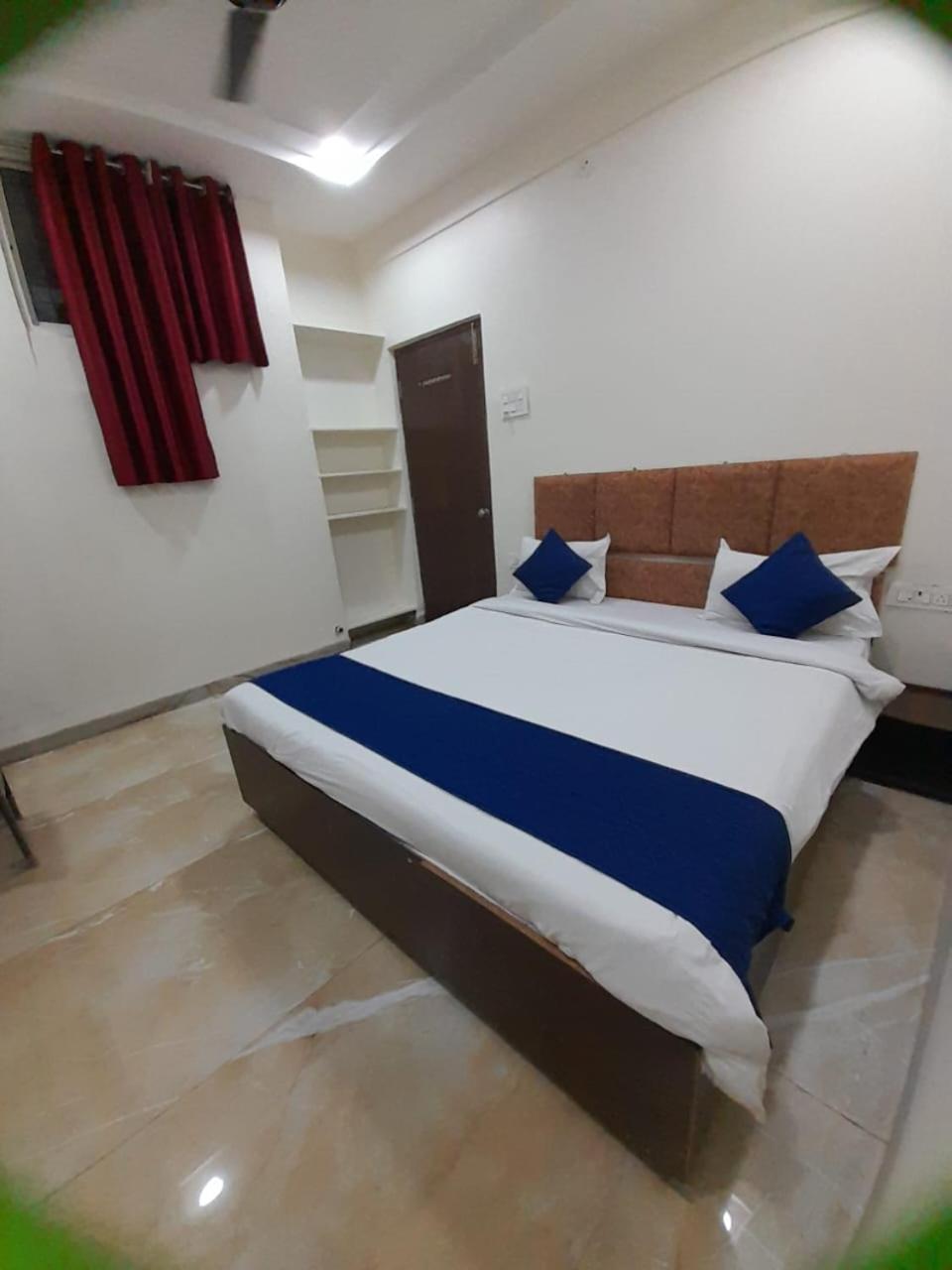 Hotel Abhinandan Indore Esterno foto