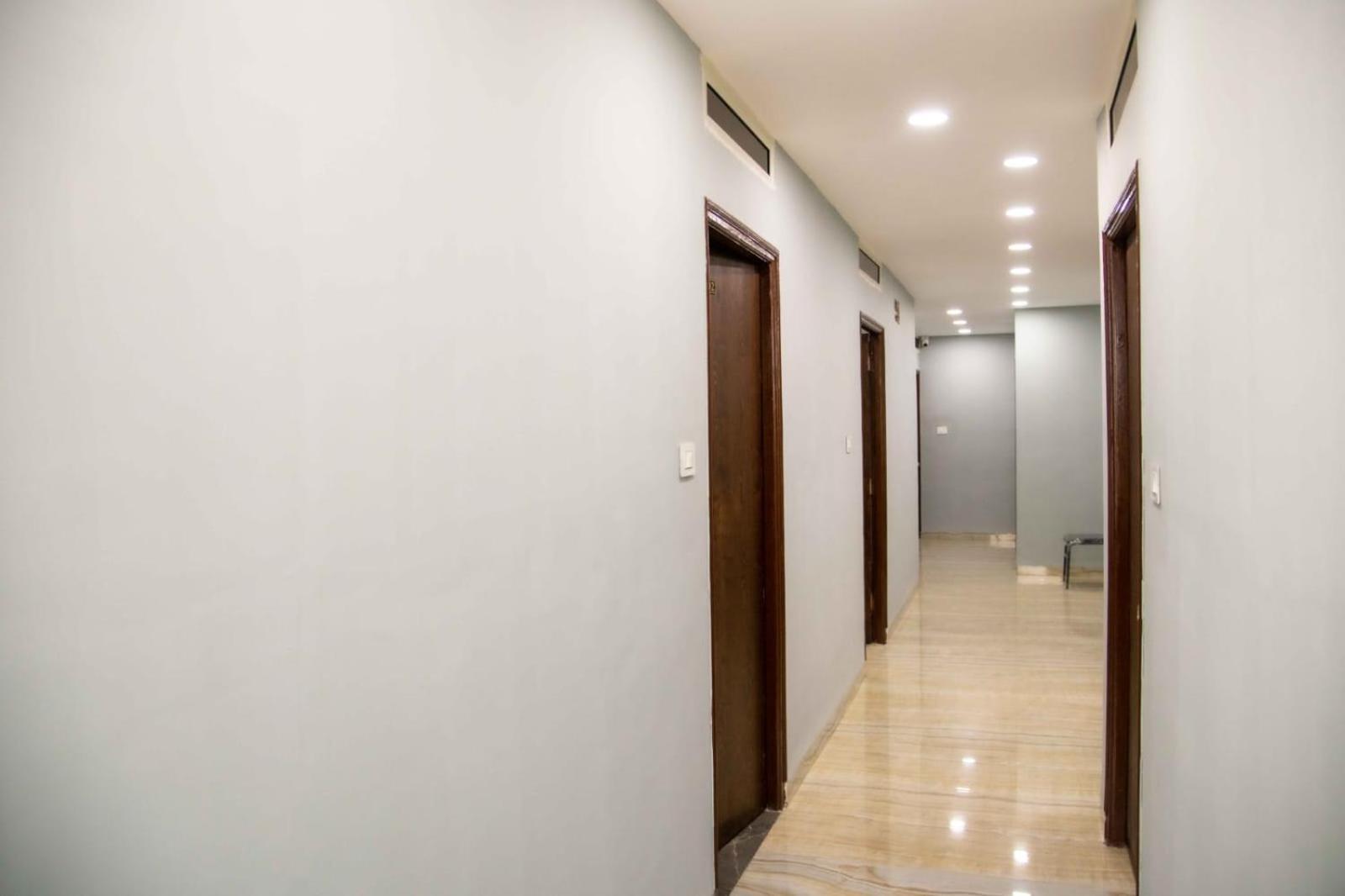 Hotel Abhinandan Indore Esterno foto